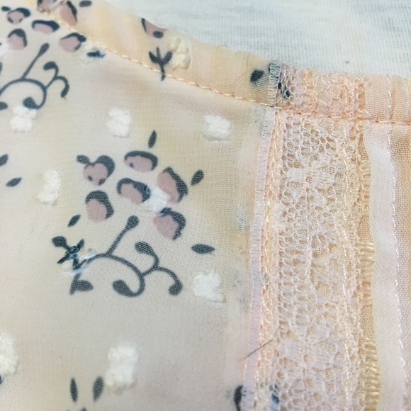 Lauren Conrad MED peach feminine top NWOT - Picture 5 of 6